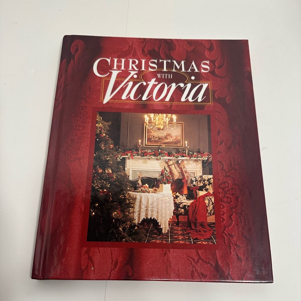 Christmas with Victoria Hardcover Holiday Decorating Book‎ Oxmoor House